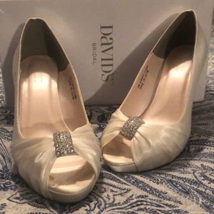 David’s Bridal pumps